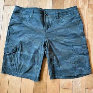 Kuhl Women’s Cargo Shorts Sz 14 Green Camo 10” Inseam Hiking Outdoor
